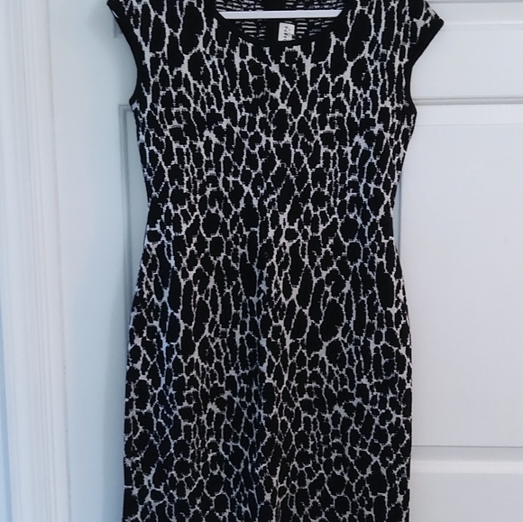 St. John Collection Black/White Animal Print Sheath Dress - Picture 2 of 8